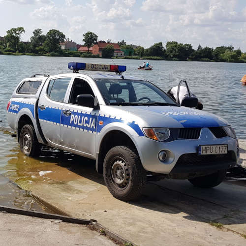 Policja nad wodą w Rogoźnie